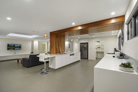 Just In Paradise Waterfront 5 Bedroom Deluxe House Central Broadbeach Location - Darwin Holiday 3
