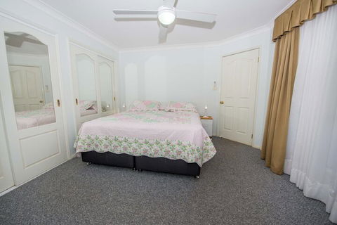 Ajax Avenue 2 / 35 Nelson Bay - Darwin Holiday 2