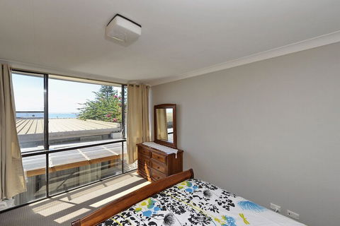 The Crest Unit 5 / 6 8 Tomaree Road - Darwin Holiday 6