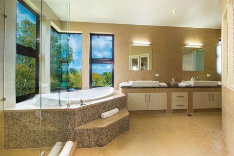 Retreat Hamilton Island - Darwin Holiday 4