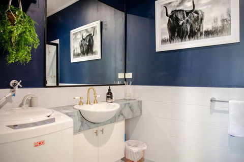 Cozy 3 Bedroom Apartment In The Heart Of Melbourne CBD - Darwin Holiday 1