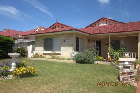 Cusacks Of Albany - Darwin Holiday 3