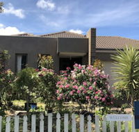 Apple House - Darwin Holiday