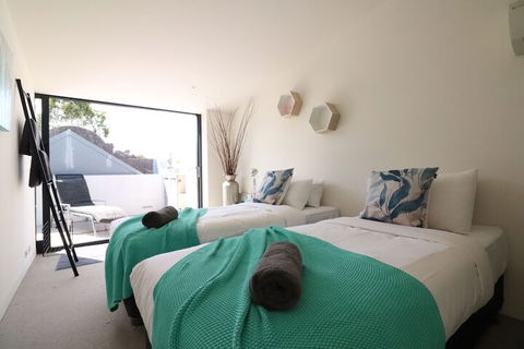 Inspired Designer Carlton North Terrace - Rejuvenate Stays - Darwin Holiday 5