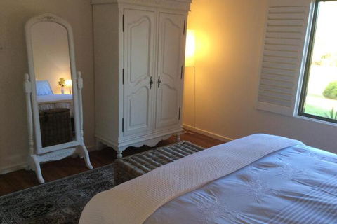 The Garden Cottage At The Olives - Darwin Holiday 4