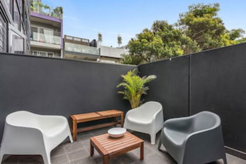 GRATTAN A Premier Location & Modern Space - Darwin Holiday 0