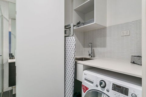 GRATTAN A Premier Location & Modern Space - Darwin Holiday 5