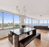 St Kilda Penthouse with Panaromic Bay and City View - Darwin Holiday
