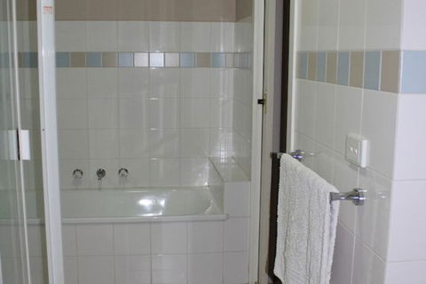 Australian Home Away At Box Hill 2 Bedroom - Darwin Holiday 7