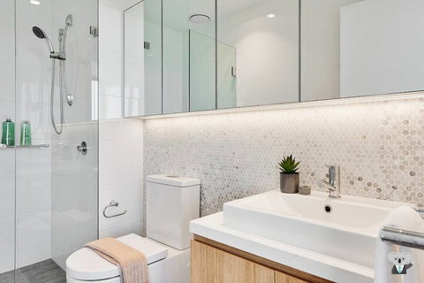 Designer Home With View 2 BED In Box Hill Vbh850 - Darwin Holiday 3