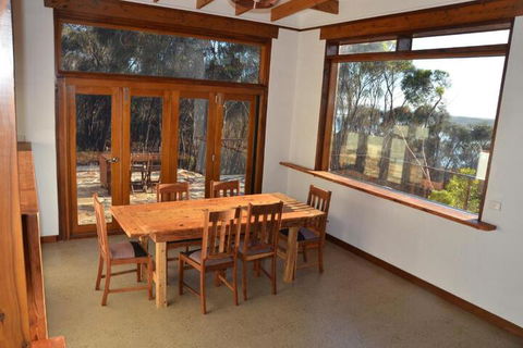 Of Stone & Wood Guesthouse Secluded Getaway! - Darwin Holiday 7