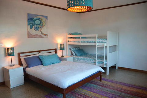 Of Stone & Wood Guesthouse Secluded Getaway! - Darwin Holiday 4
