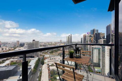 Complete Host Southpoint Apartments - Darwin Holiday 5