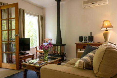 In The Valley - Darwin Holiday 3