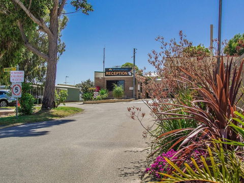 Twin Waters Caravan Park - Dawesville - Darwin Holiday 1