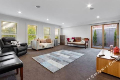 Heidelberg Haven - Darwin Holiday 5