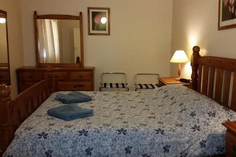 About Town Cottages - Darwin Holiday 2