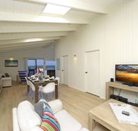 Pet Friendly Lentara St. 26 Fingal Bay - Darwin Holiday