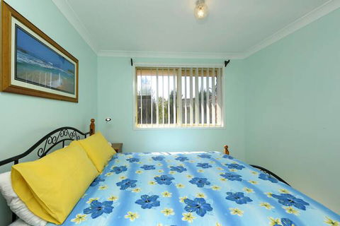 Pebble Parade1 / 8 - Darwin Holiday 6