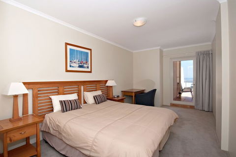 Breakwater Apartment Unit 104 / 2 Messines Street - Darwin Holiday 5