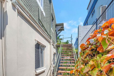 A Touch Of The Bahamas On McKenzie MK3 - Darwin Holiday 2