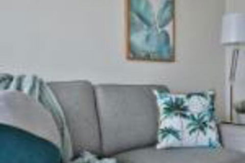 Luxurious & Chic 2BR Apartment In Melbourne CBD - Darwin Holiday 0