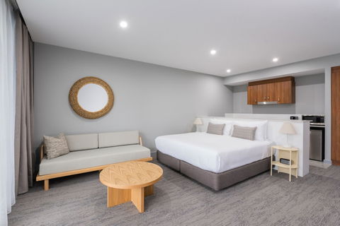 Abode Hotel Malua Bay - Darwin Holiday 5
