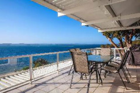 3 Bedroom House Classic View 2 / 49 Victoria Parade FREE WIFI - Darwin Holiday 0