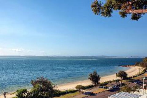 3 Bedroom House Classic View 2 / 49 Victoria Parade FREE WIFI - Darwin Holiday 4