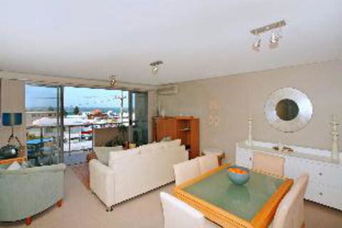 2 Bedroom Apartment Bayview Apartments Unit 7 - Darwin Holiday 0