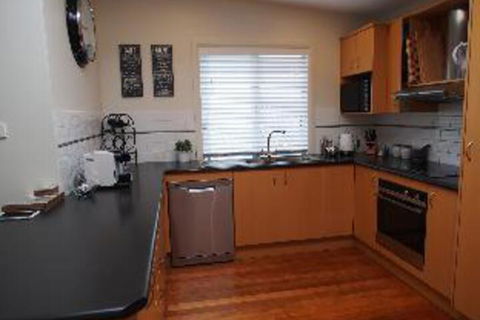 3 Bedroom House Government Road 117a Pollys View FREE WIFI & PET FRIENDLY - Darwin Holiday 5