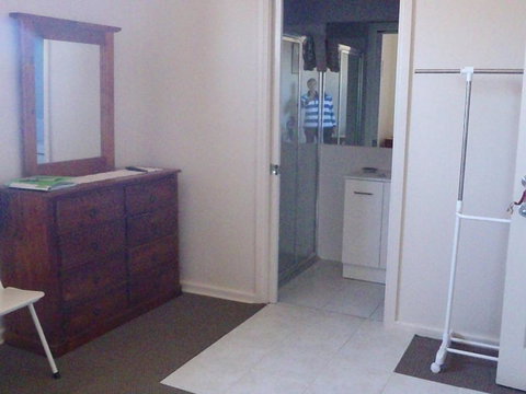 Evergreen - Darwin Holiday 6