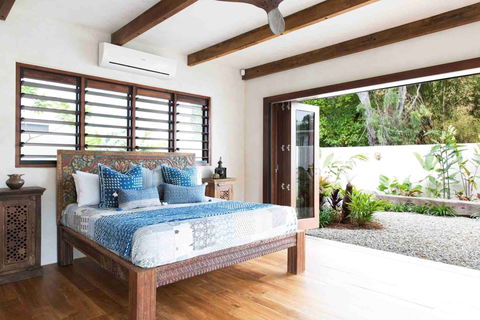 Spice At Oak Absolute Oceanfront House - Darwin Holiday 6