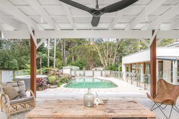 Augustine - Darwin Holiday 0