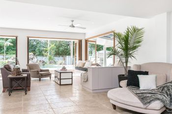 Augustine - Darwin Holiday 4