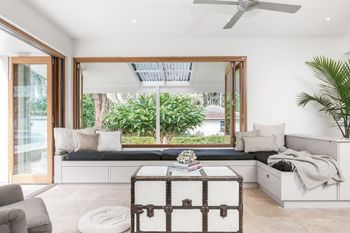 Augustine - Darwin Holiday 5