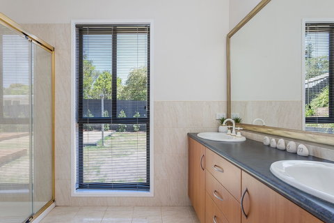 Caxton Beach House - Darwin Holiday 6