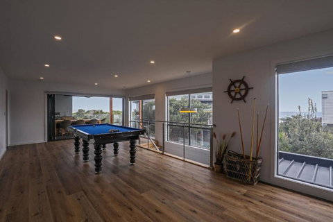 Coffs At Surf Beach Phillip Island - Darwin Holiday 5