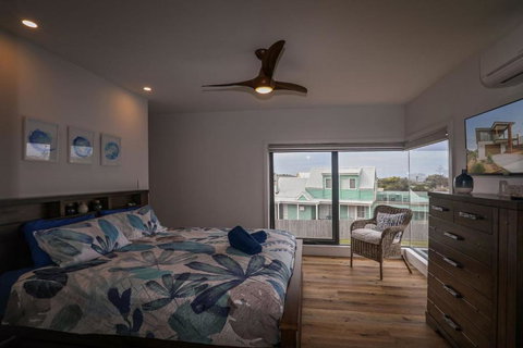 Coffs At Surf Beach Phillip Island - Darwin Holiday 4