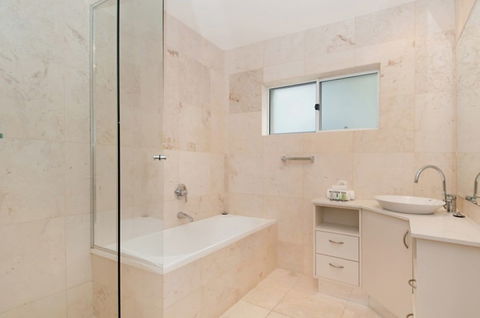 Noosa Penthouse Close To Hastings Street Unit 2 Vue 28 Edgar Bennett Ave - Darwin Holiday 4