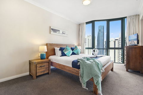 Legends - Q Stay - Darwin Holiday 2