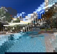 Legends - Q Stay - Darwin Holiday