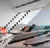 44 Melbourne One - Darwin Holiday