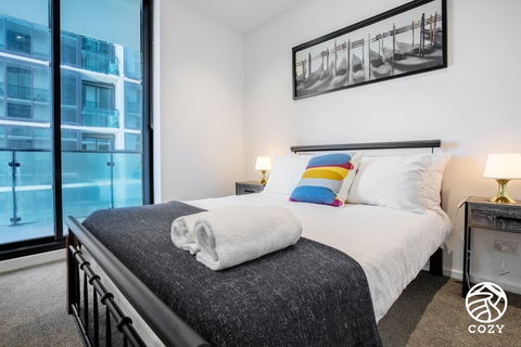 44 Melbourne One - Darwin Holiday 3