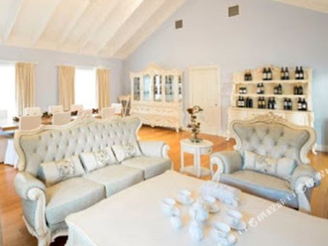 Maison Blue Pty Ltd Adelaide - Darwin Holiday 5