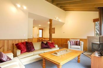 Ringer - Darwin Holiday 5