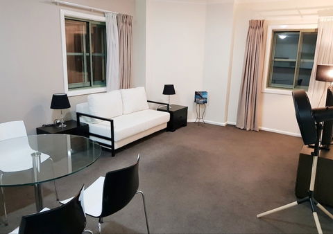 Darling Harbour Modern 1 Bedroom Apartment - Darwin Holiday 2