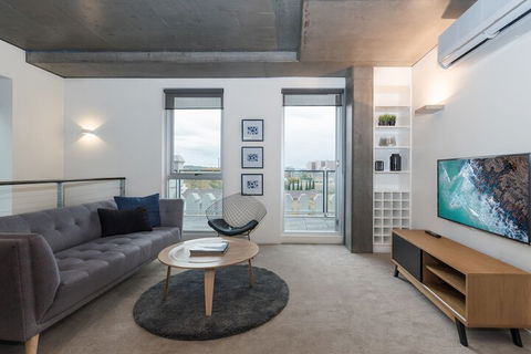 Luxury East Melbourne Apartment - Darwin Holiday 7