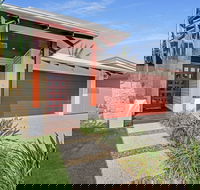 Adelong - Darwin Holiday