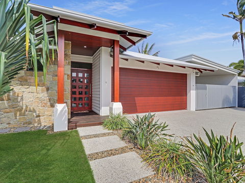 Adelong - Darwin Holiday 0